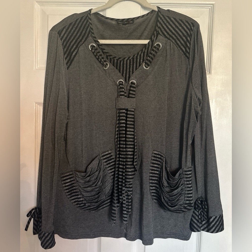 Gorgeous Blouse Size XL